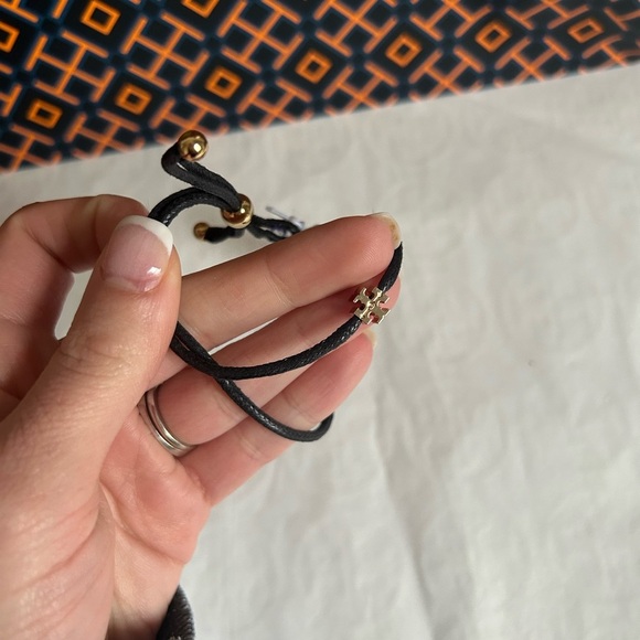 Tory Burch Shell Slider Bracelet In Tory Gold Black Multi - Picture 2 of 6